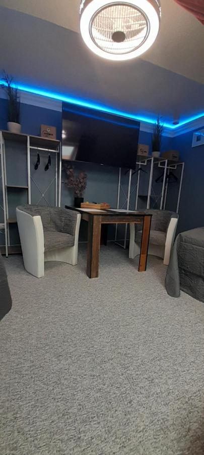 Elberadweg VIP Lounge: Riverside Comfort with Netflix & E-bike Station Wittenberge Exterior photo